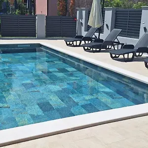 https://apartmani-kozic.in-istria.net